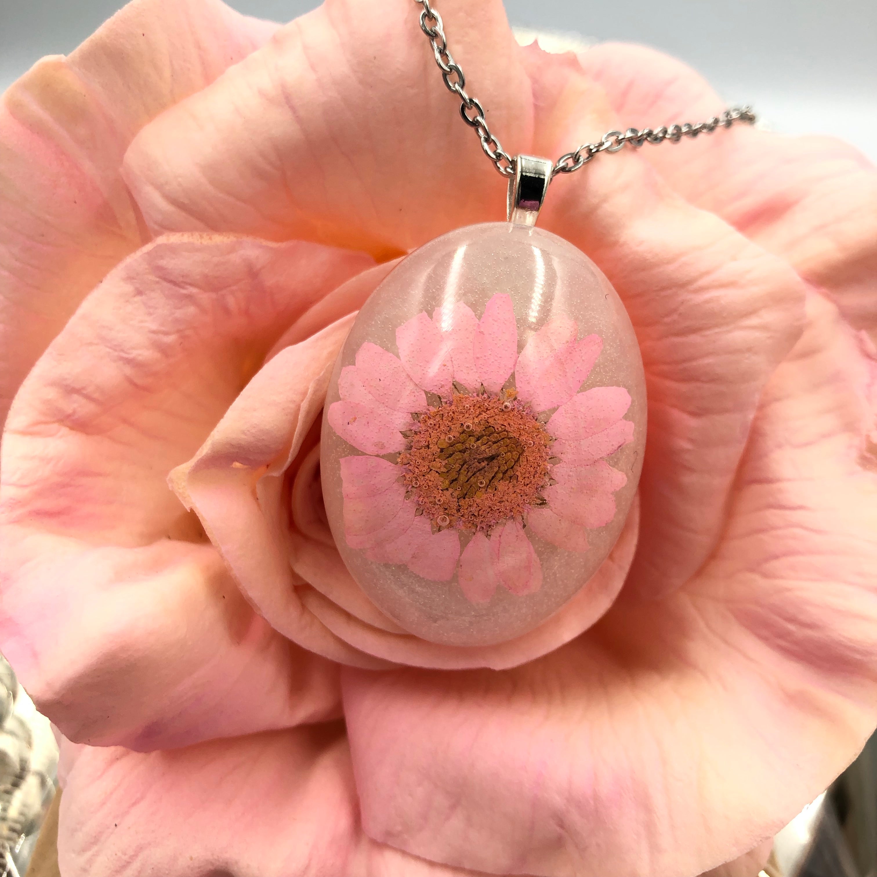 PROMO necklace of outlet choice your pink, necklace bronze metal ornaments on pink background, or wood fan printed flowers, resin pink and silver metal